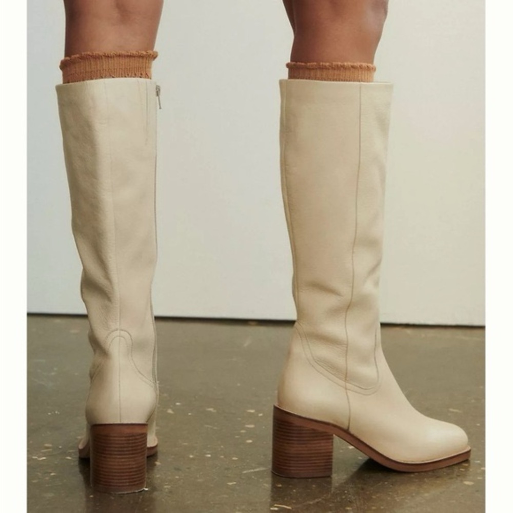 Seychelles Itinerary tall leather boots in off-white. Size 11
